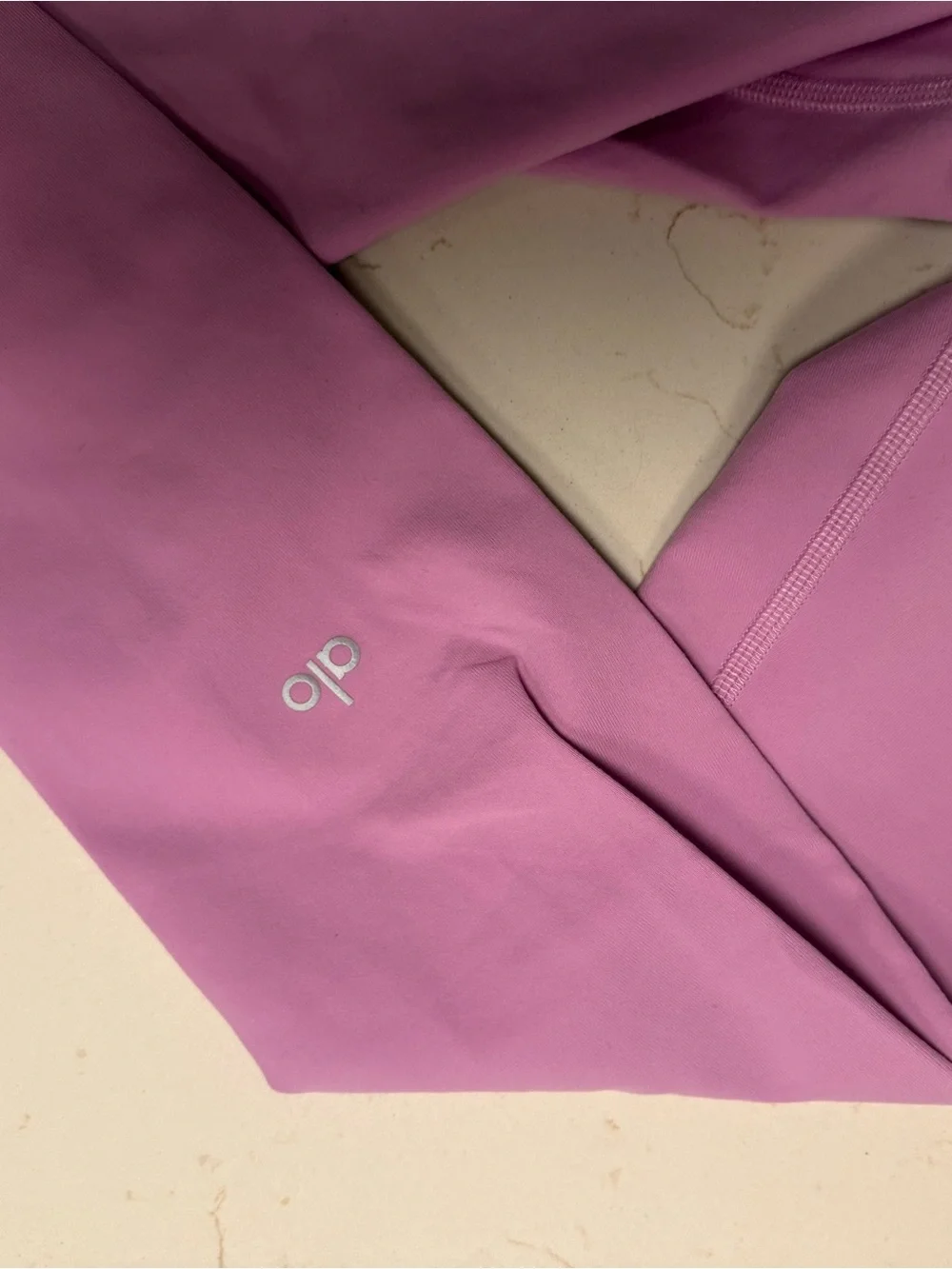 ALO Yoga High-Waist Airbush Legging in Candy Heart Pink
